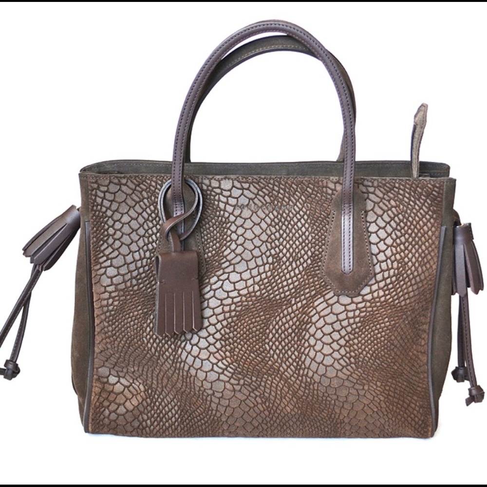 💯 Authentic Longchamp Penelope Python Tote NWT!